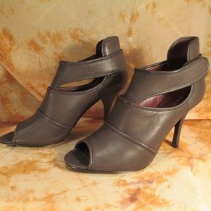TAHARI SHOES